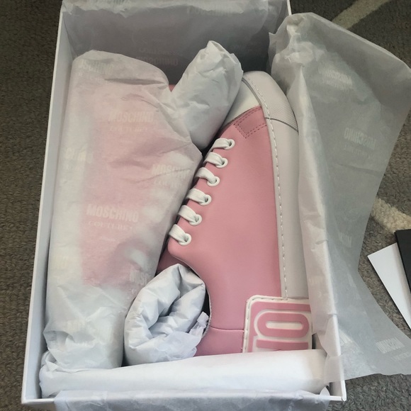 Last One!! Moschino Pink Low Top Sneakers - Picture 3 of 9